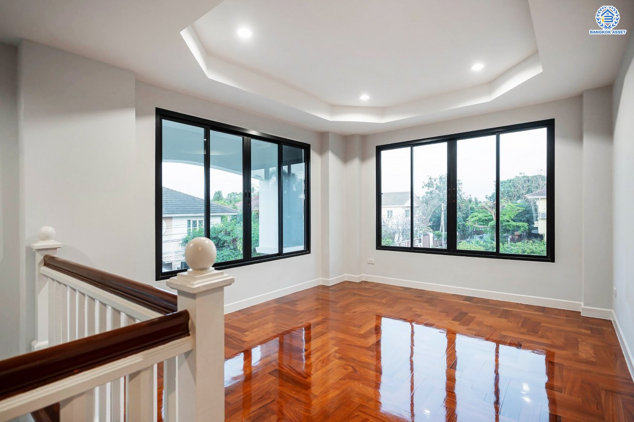 บ้านมือสองตกแต่งใหม่ แบรนด์ LH โครงการ ชัยพฤกษ์ วัดลาดปลาดุก ตอบโจทย์ทุกการอยู่อาศัย เนื้อที่ 106 ตร.ว. พื้นที่ใช้สอยมากถึง 225.5 ตร.ม. ฟังก์ชัน 3 ห้องนอน 4 ห้องน้ำ 1 ห้องแม่บ้าน จอดรถได้ 2 คัน บนทำเลดีที่สุด! ใกล้เซ็นทรัลเวสต์เกต ทางด่วน "กาญจนาภิเษก" และรถไฟฟ้าสายสีม่วง "สถานีคลองบางไผ่"